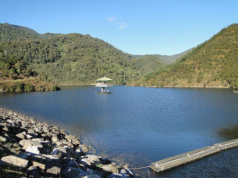 File:Maitai River dam.JPG