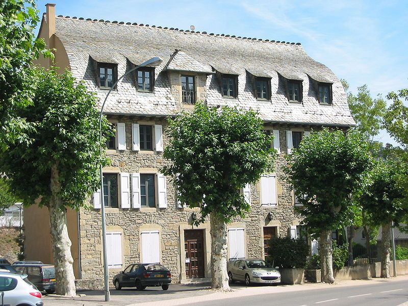 File:Mende-maison-toit-en-carene.JPG