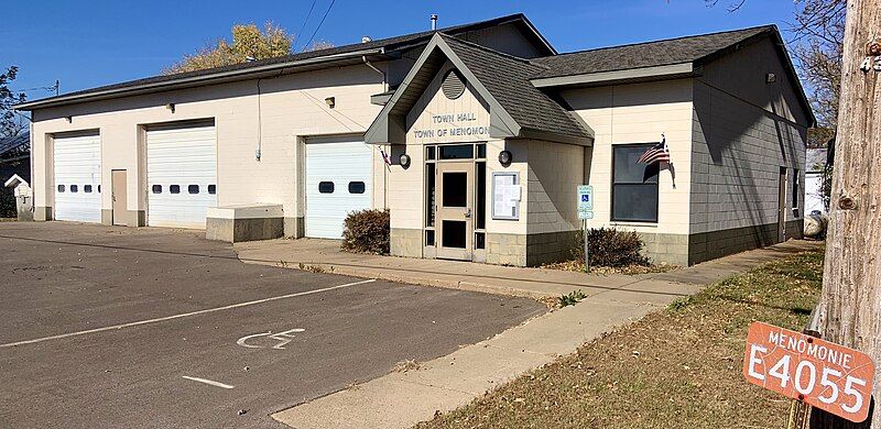 File:Menomonie Town Hall.jpg