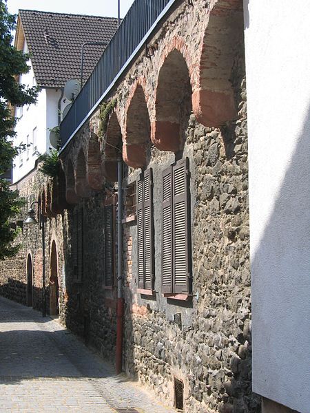 File:Stadtmauer Hanau1.jpg