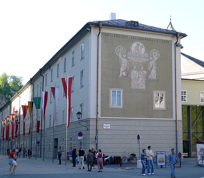 File:Universitätsbibliothek Salzburg Hofstallgasse.jpg