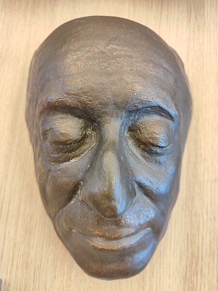 File:Weinberger's death mask.jpg