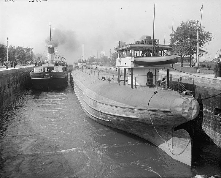 File:Whaleback Barge 101.jpg