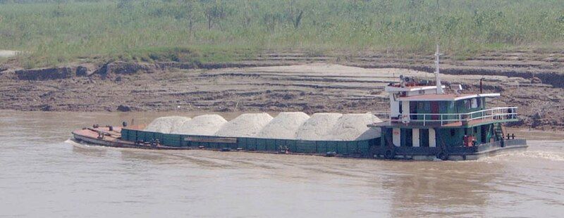 File:YangtzeGravelBarge.jpg