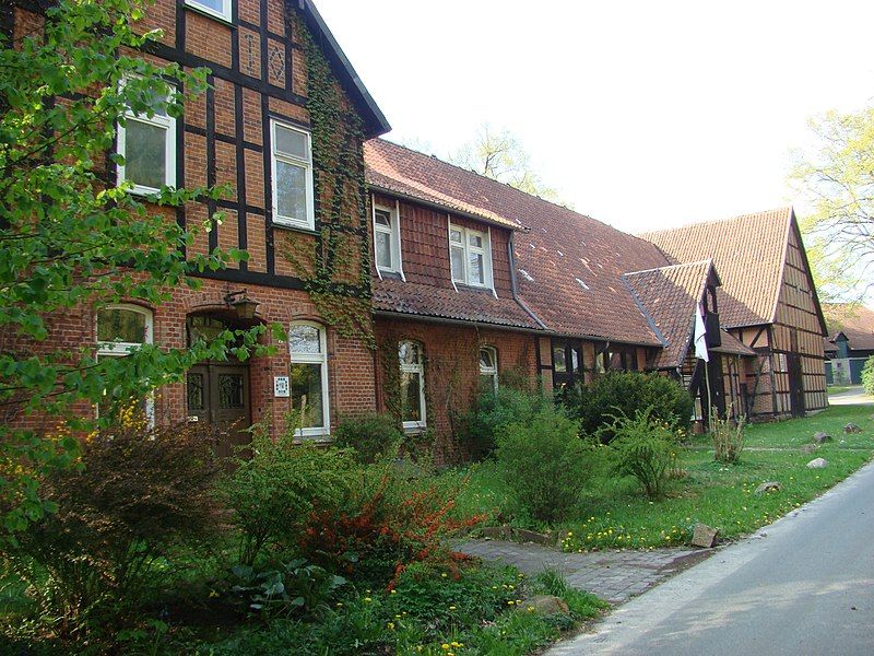 File:BeutzenHerrenhs.jpg