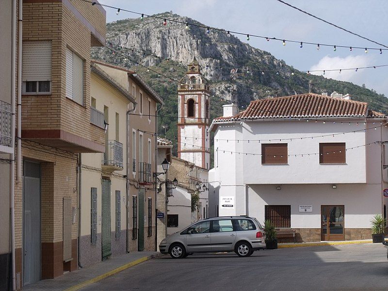 File:Casas de Rugat.jpg