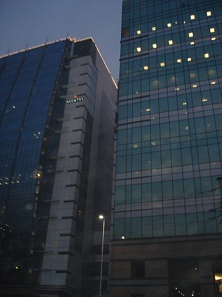 File:Commercialbldgsingurgaon.JPG