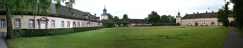 File:Courtyard-monastery-Corvey.JPG