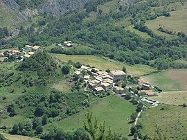 The village of Entrages, seen from the Cousson