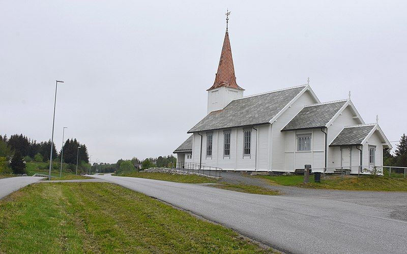 File:FV669 Edøy kirke.jpg