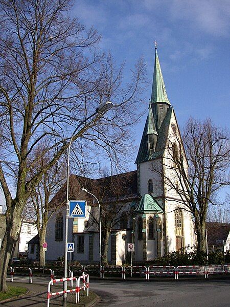 File:Halle Herz-Jesu-Kirche.jpg