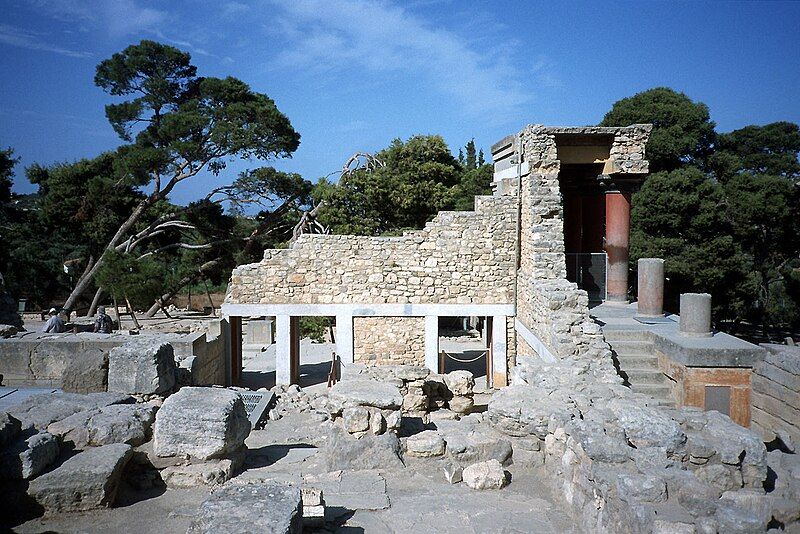 File:Knossos Rekonstruktion.jpg