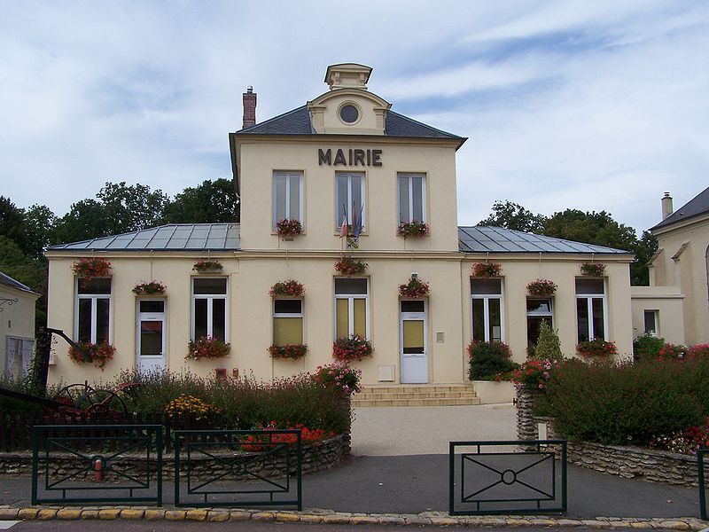 File:La Queue-les-Yvelines Mairie.JPG