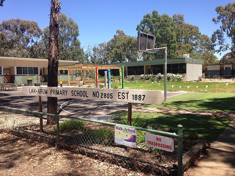 File:Lah-Arum Primary School.jpg