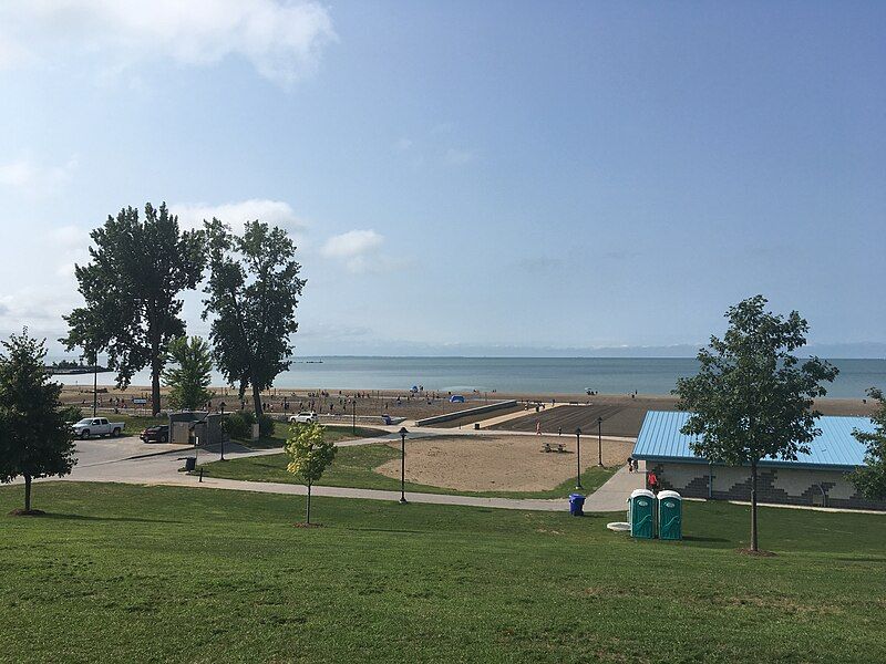 File:Lake Erie Leamington.jpg