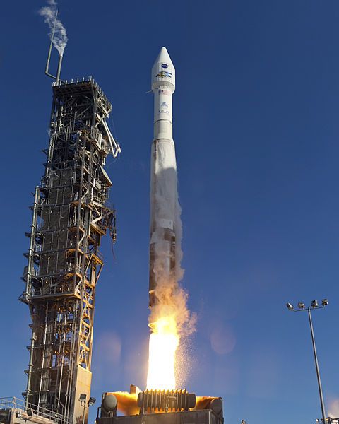 File:Landsat 8 launch.jpg