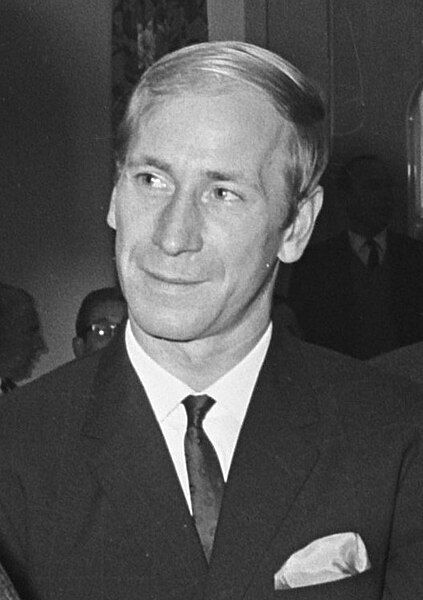 File:LondonHouseAmsterdam1966 Bobby Charlton.jpg