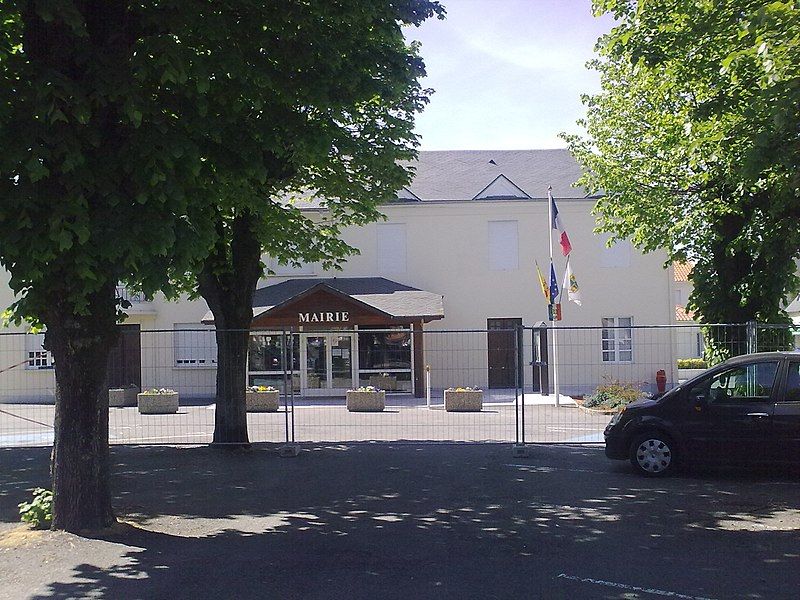 File:Mairie de Soumoulou.jpg