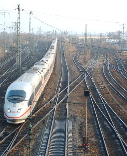 File:Mannheim-Containerbahnhofbruecke.jpg