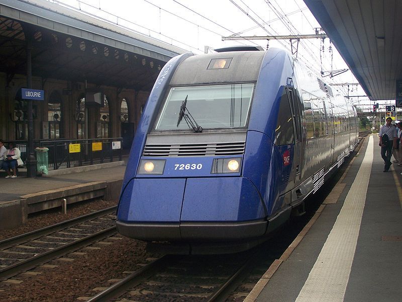 File:TER à Libourne.JPG