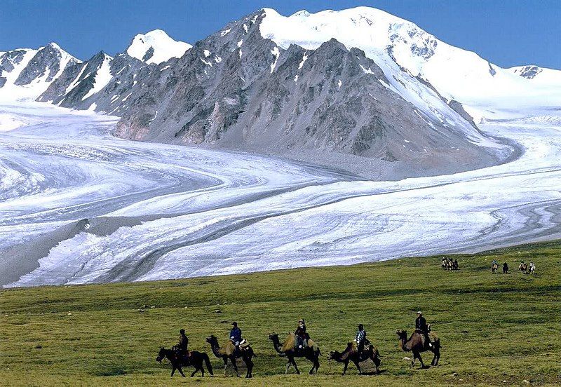 File:Tavan Bogd Mountain.jpg