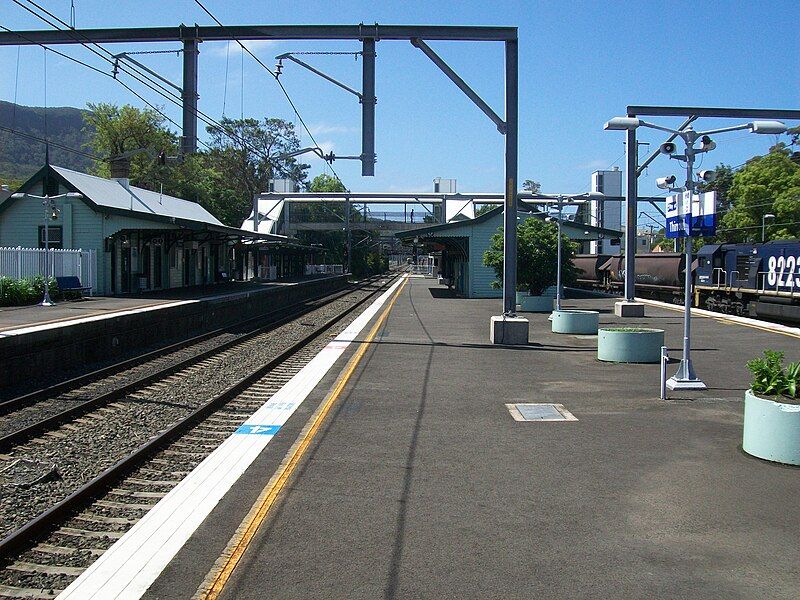 File:Thirroul railway station.jpg