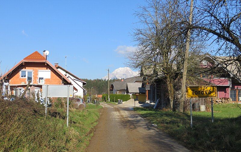 File:Torovo Slovenia.JPG