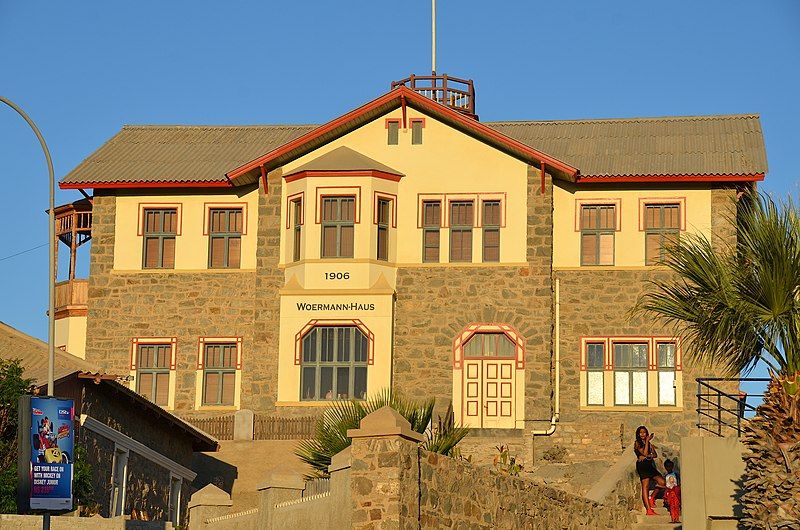 File:Woermannhaus Lüderitz (2017).jpg