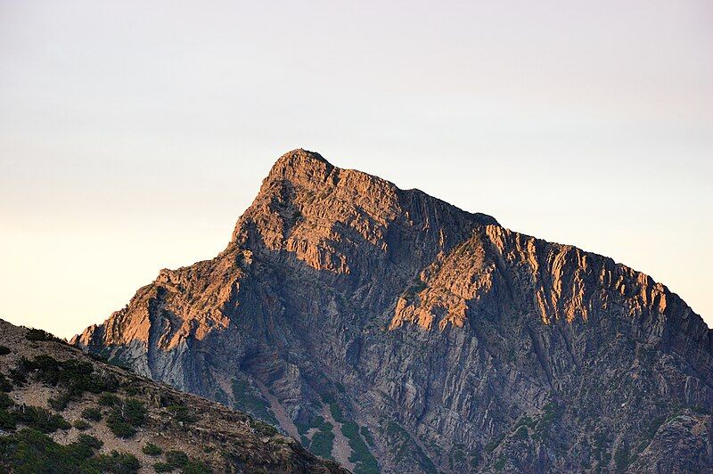 File:Yushan Taiwan.jpg