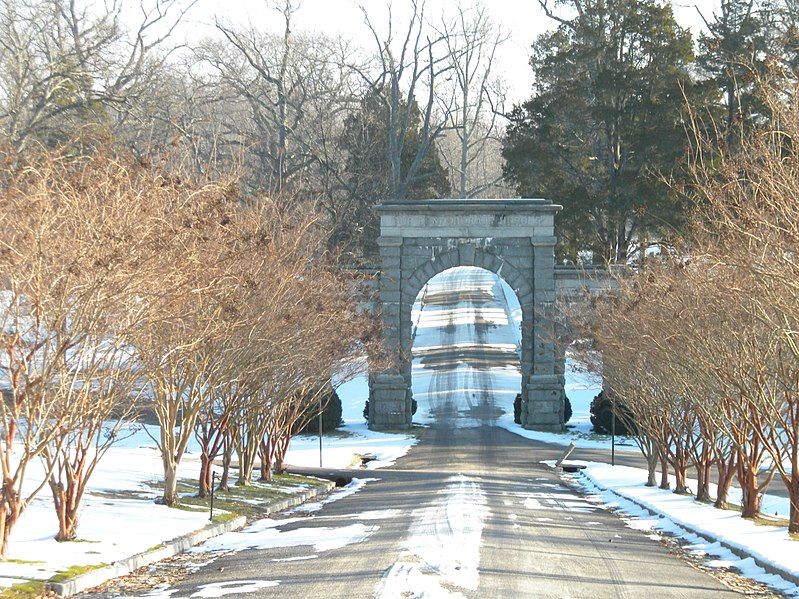 File:BlanfordCemetery.JPG