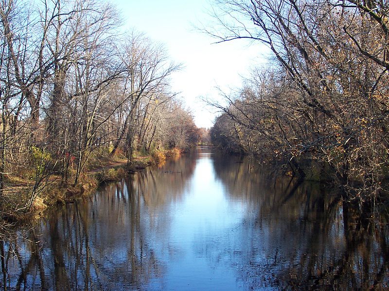 File:D&R Canal Lawrenceville.jpg