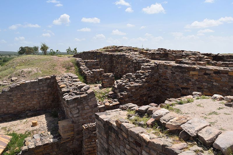 File:DHOLAVIRA SITE (36).jpg