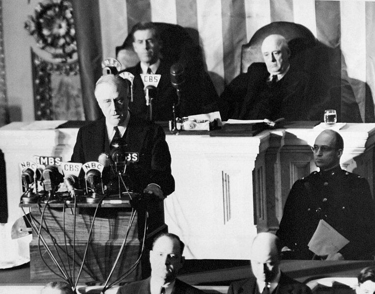 File:Fdr delivers speech.jpg