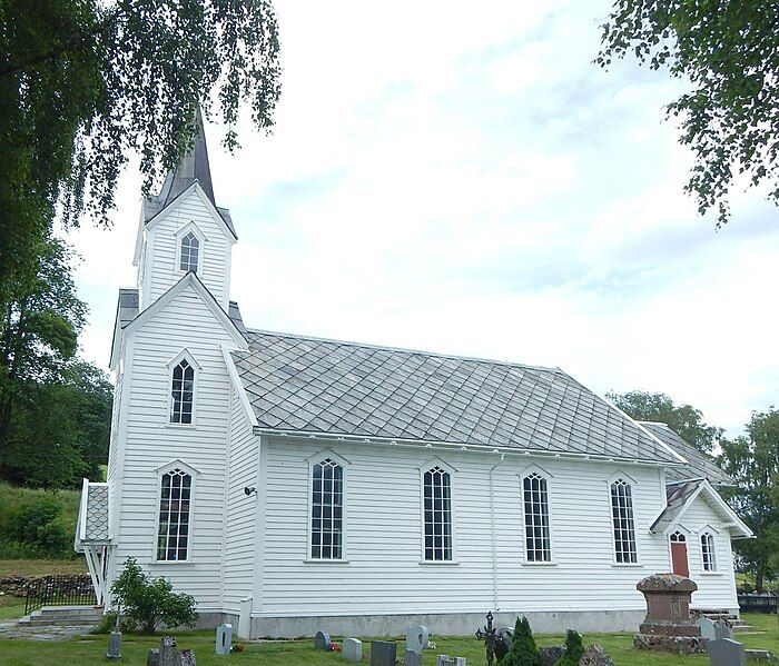 File:Hafslo kirke.jpg