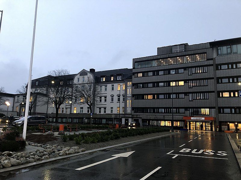 File:Haugesund Sjukehus.jpg