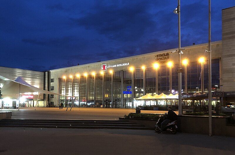 File:Hauptbahnhof Riga 2018.jpg