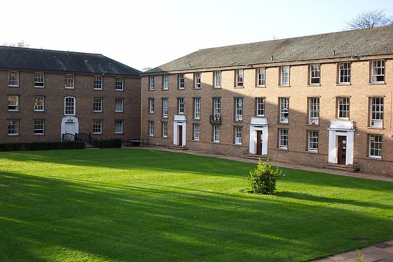 File:Lincoln Hall Quad.jpg