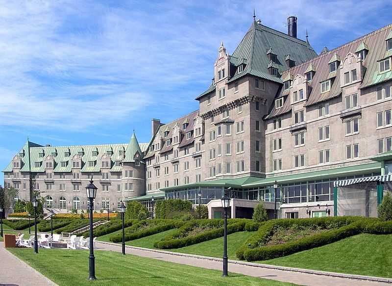 File:Manoir Richelieu01.jpg