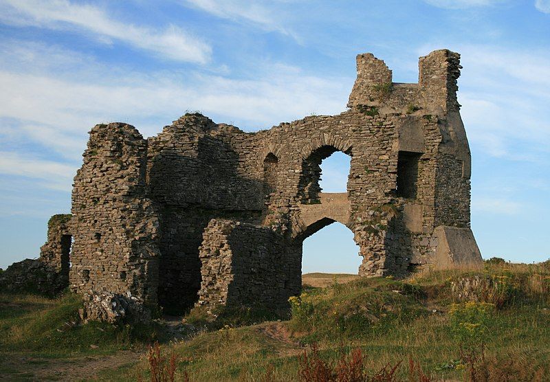 File:Pennard Castle 2.jpg