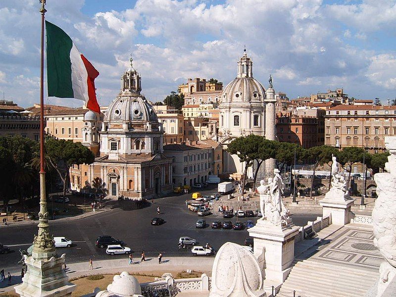 File:Roma Piazza Venezia.jpg