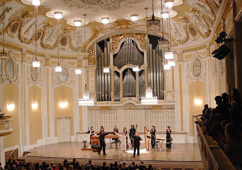 File:Salzburg Mozarteum Saal.jpg