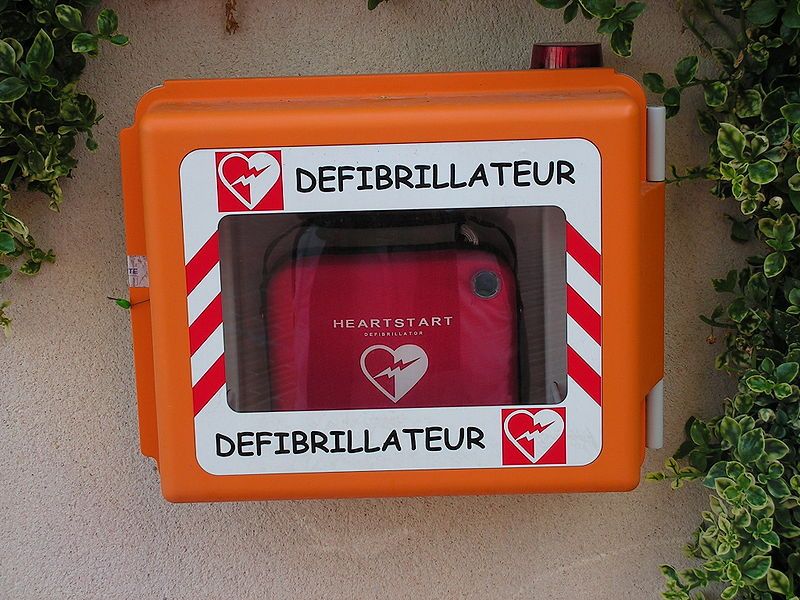 File:Street-defibrillator.jpg