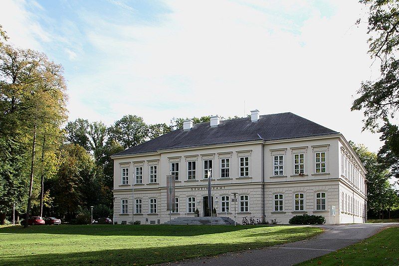 File:Würmla - Schloss.JPG