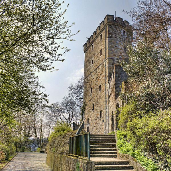 File:Aachen Langer Turm.jpg