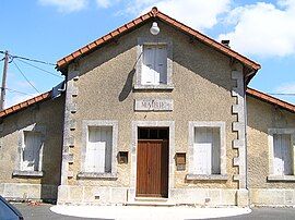 The town hall in Val-d'Auge