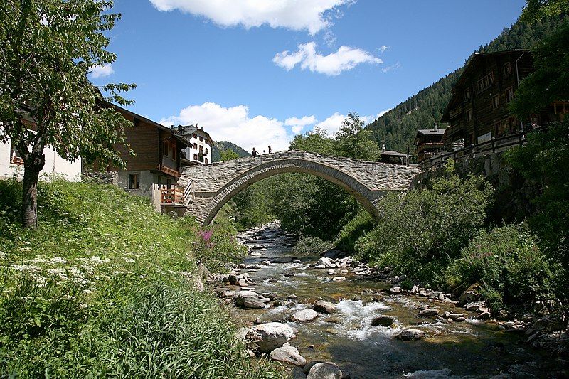 File:CH Binn bridge.jpg