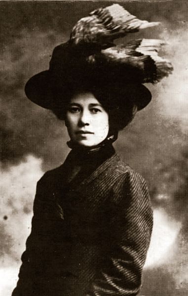 File:Fedora Bartošová.jpg