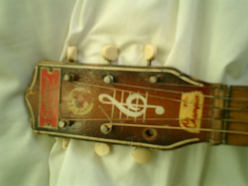 File:Gallotone Champion headstock.jpg