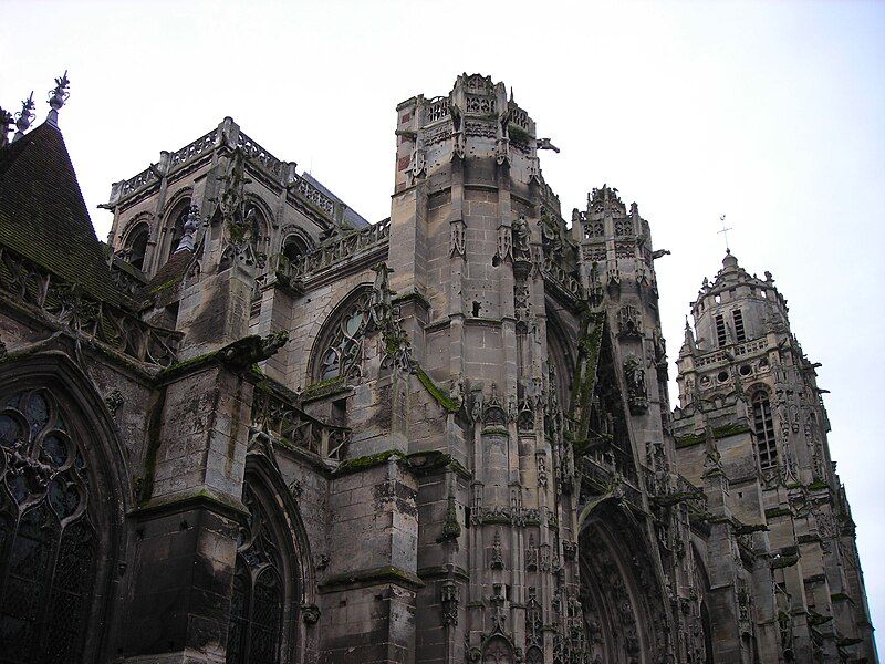 File:Gisors église.JPG