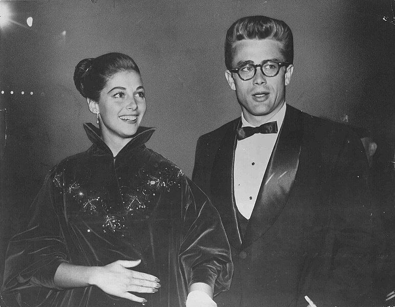 File:JamesDeanandPierAngeli.jpg